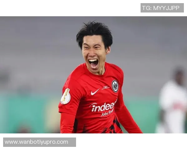 镰田大地荣获队内最佳称号却无进球助攻他谦逊称大家都应得此荣誉 镰田大地荣获队内最佳称号却无进球助攻他谦逊称大家都应得此荣誉