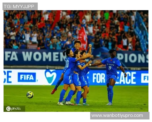 武汉车谷江大女足迎战奥克兰联现场观众人数创下新高达到32318人 武汉车谷江大女足迎战奥克兰联现场观众人数创下新高达到32318人